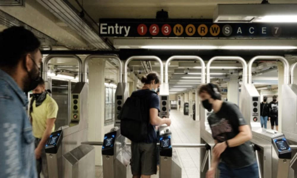 Κατασκοπευτικό-''θρίλερ'' στο μετρό της Ν. Υόρκης